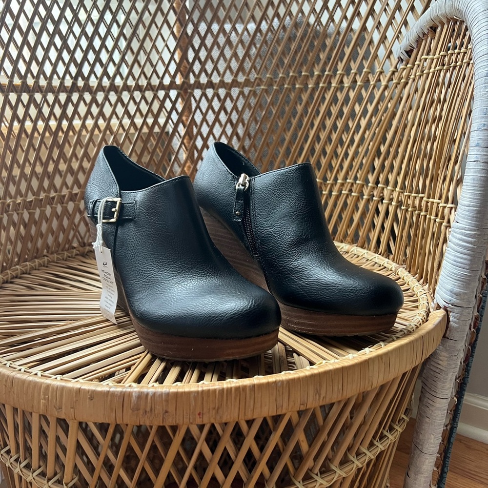 Dr. Scholl’s Wedge Booties